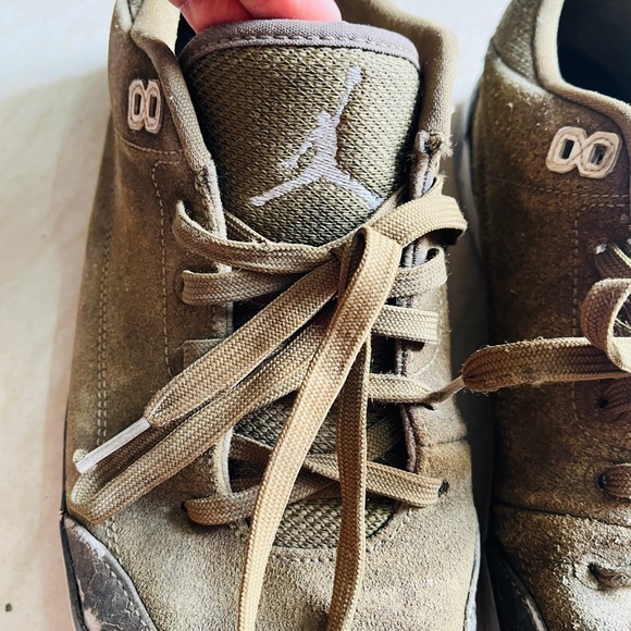 Original Jordan 8.   Size UK 9 - Picture 4 of 15